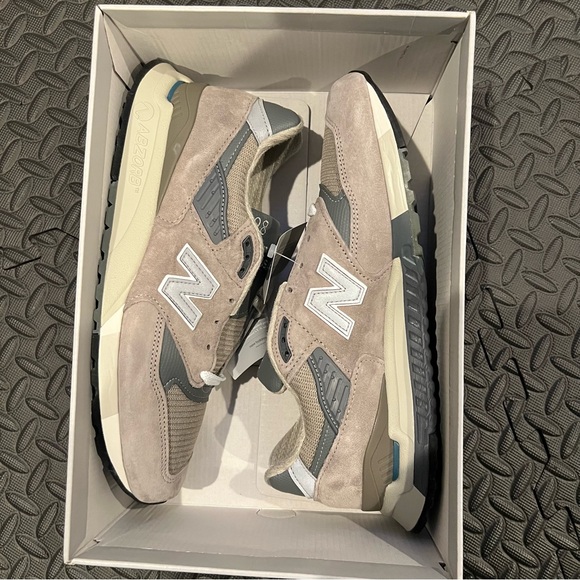 New Balance 998 Made in the USA ‘Grey Day 2023 - Grey Silver’ Size 10.5 main image 9